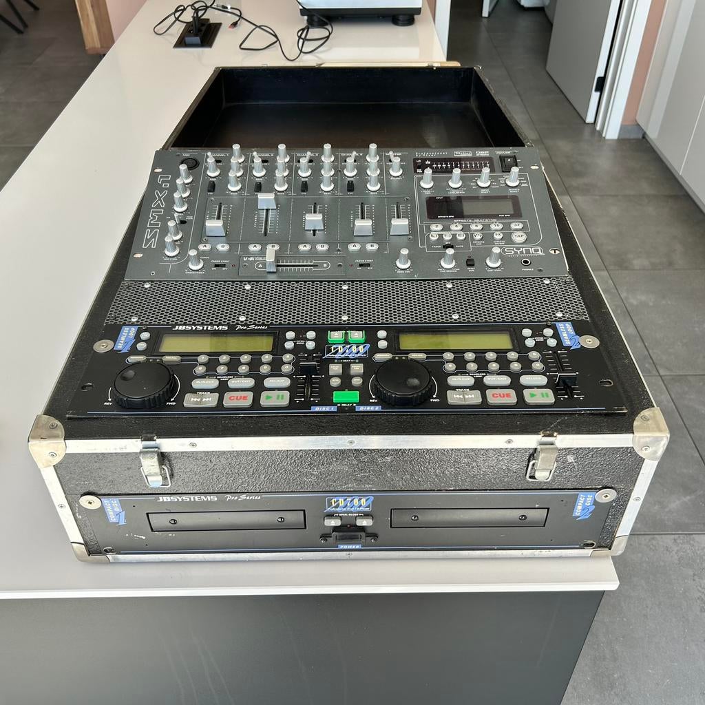 Professionele DJ-set: SynQ SMX.1 Mixer + JB Systems CD700, Muziek en Instrumenten, Ophalen, Zo goed als nieuw