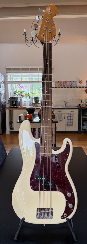 Fender Vintera II 60s Precision Bass, Muziek en Instrumenten, Snaarinstrumenten | Gitaren | Bas, Ophalen, Zo goed als nieuw, Elektrisch
