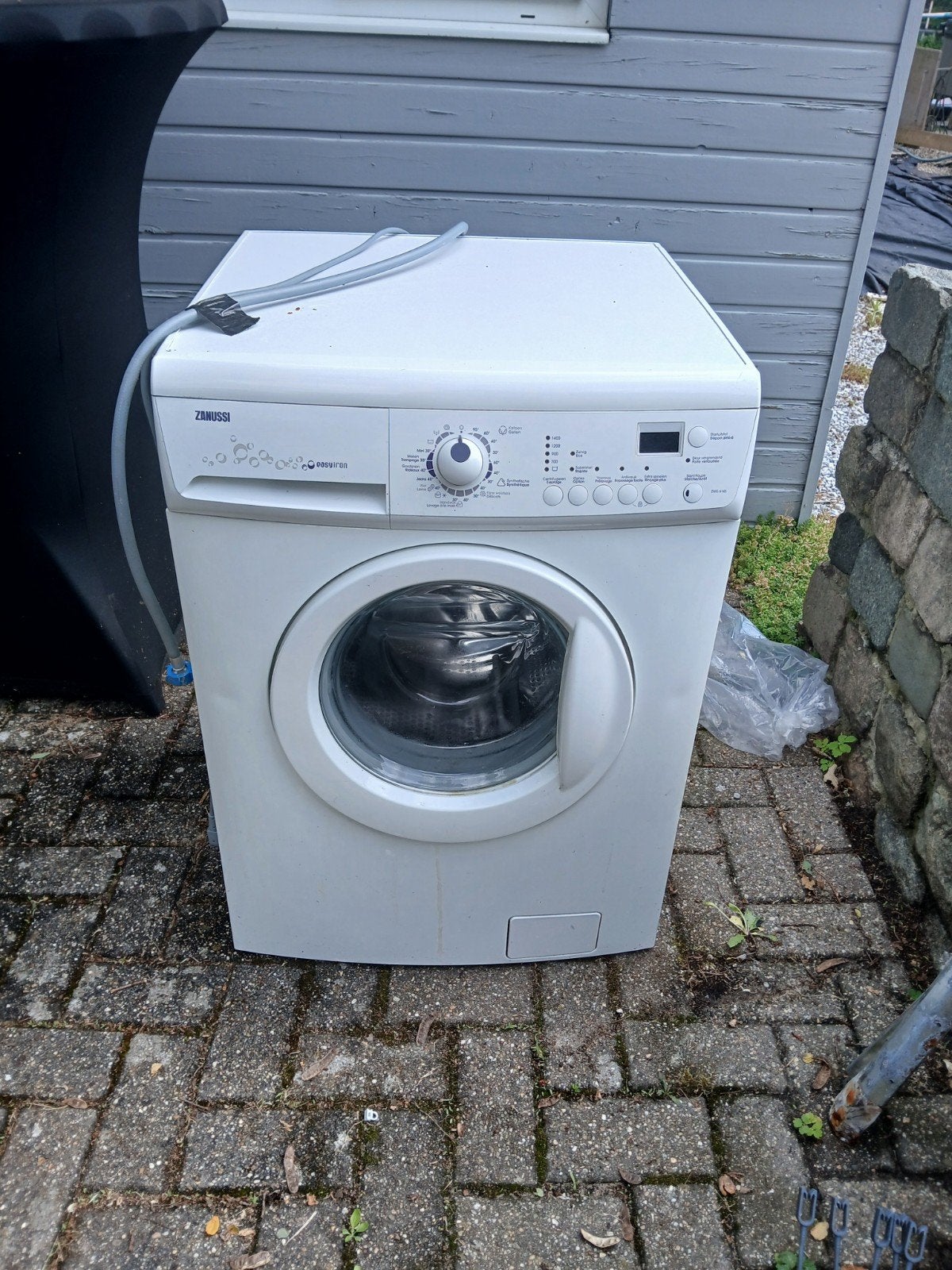 Machine à laver qui fonctionne bien, Enlèvement