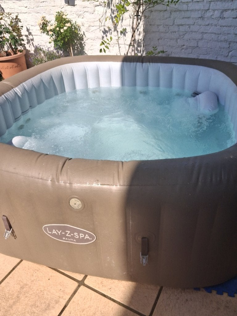 Jacuzzi intex 8p, Jardin & Terrasse, Bains à remous et Spas, Enlèvement, Utilisé, Tapis de sol, Gonflable