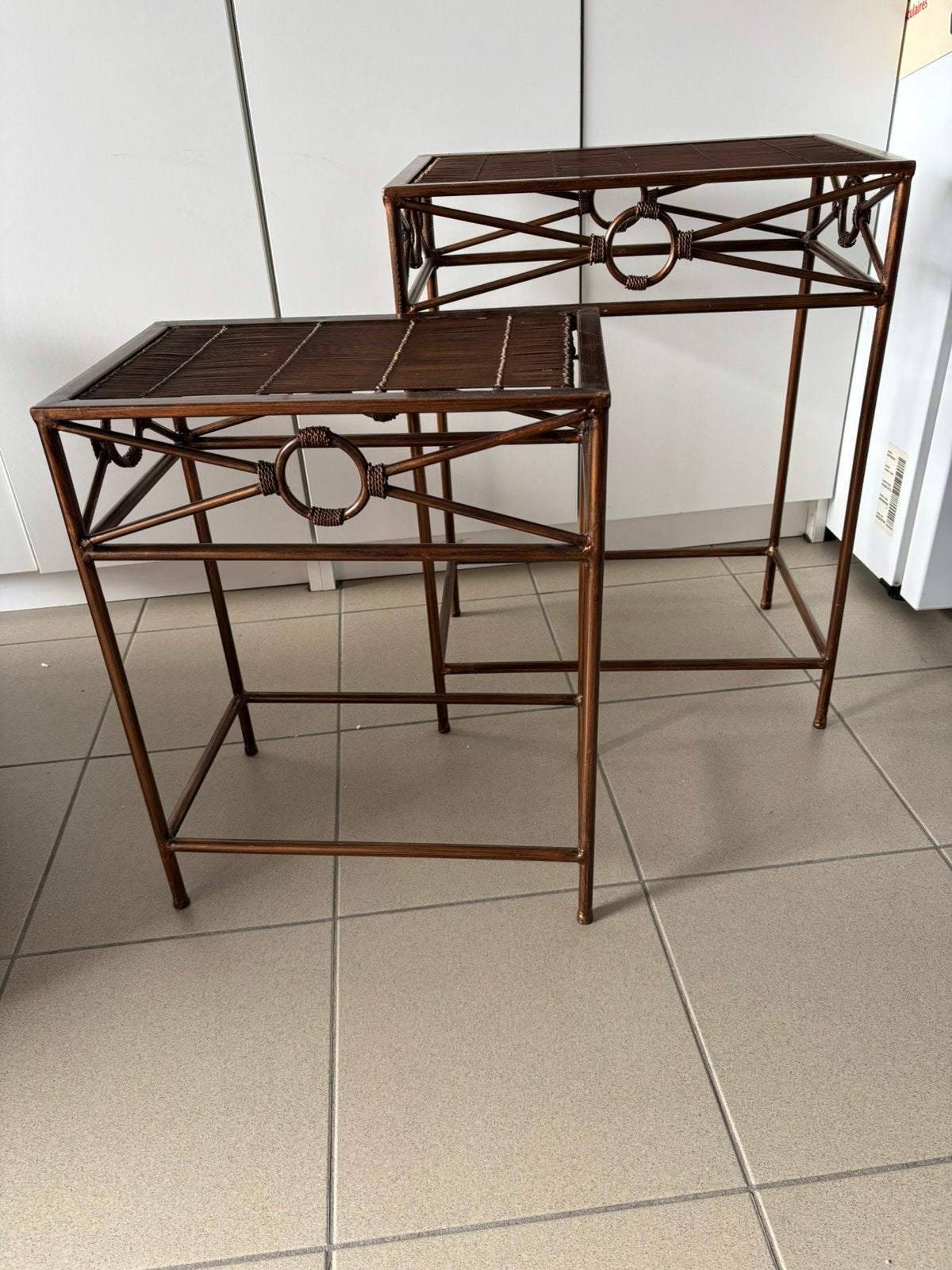Table d’appoint en fer de couleur bronze, Huis en Inrichting, Tafels | Sidetables, Ophalen, Zo goed als nieuw, Rechthoekig, Metaal