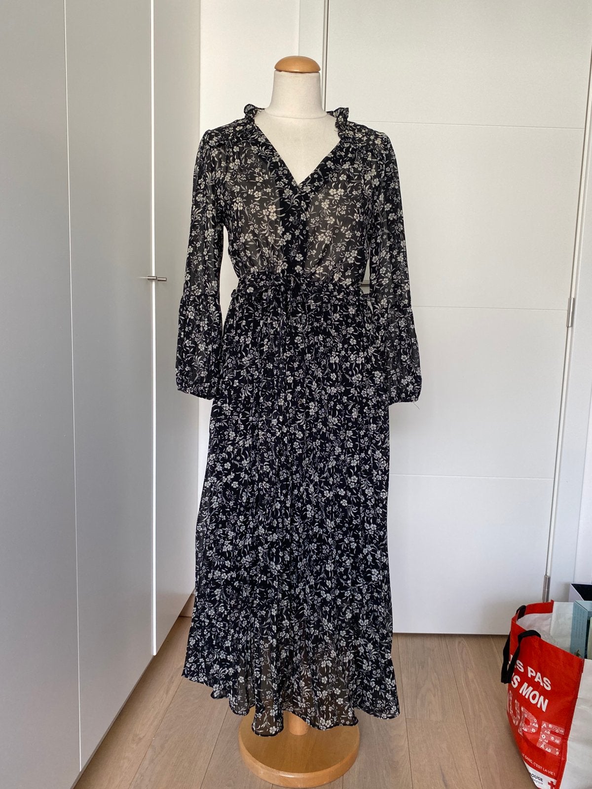 Jolie robe longue, Enlèvement ou Envoi, Comme neuf