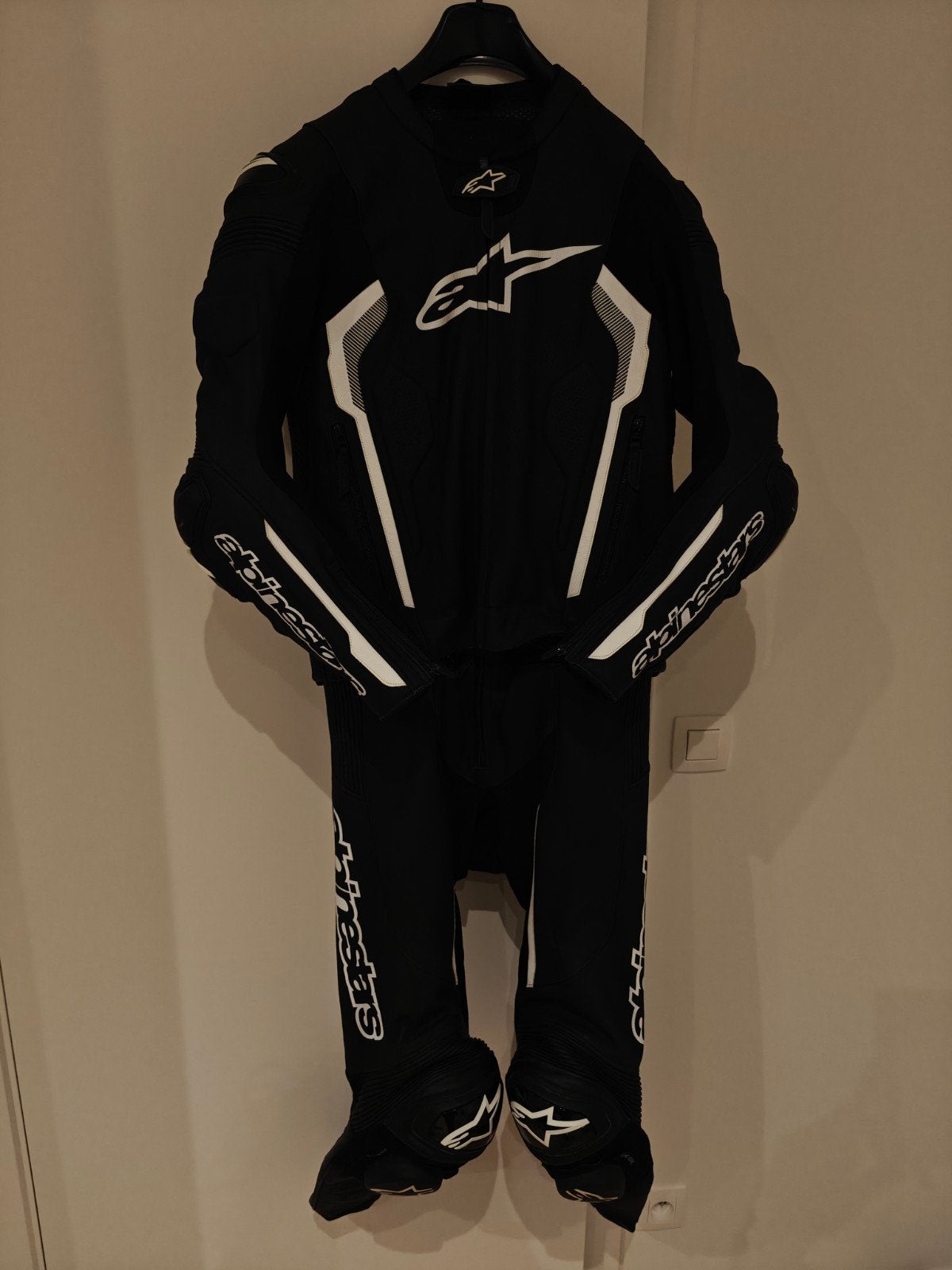 Combinaison cuir Alpinestars missile v2 (2 pcs)+dorsale, Motos, Enlèvement, Alpinestars, Combinaison, Neuf, sans ticket