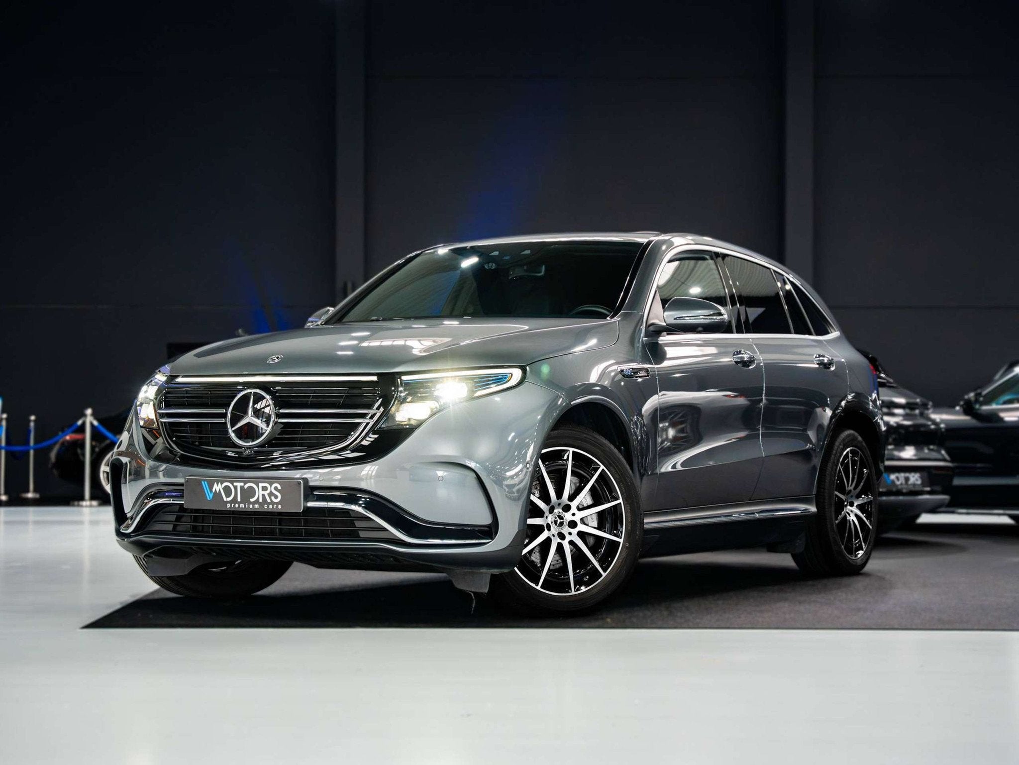 Mercedes-Benz EQC 400 4-Matic - AMG Line - Distronic Plus -, Auto's, Automaat, Gebruikt, Zwart, Lichtsensor