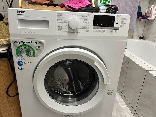 Wasmachine BEKO, Ophalen, 1200 tot 1600 toeren, 4 tot 6 kg, Energieklasse A of zuiniger