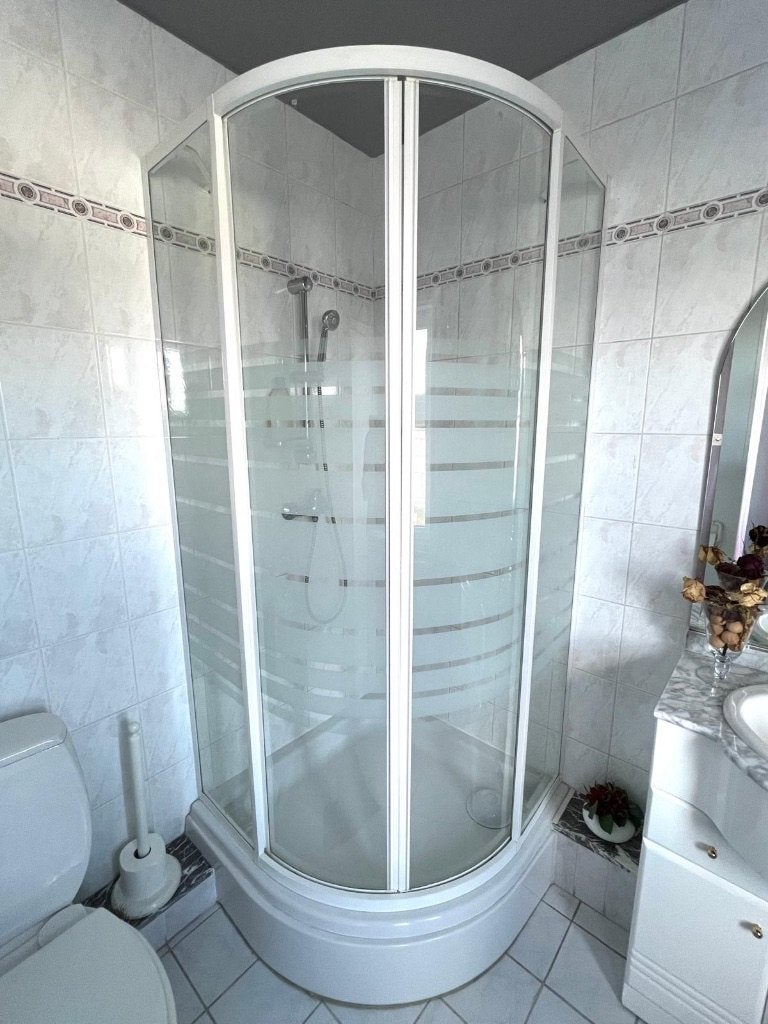 Douche cabine inclusief douche bak en armatuur, Comme neuf, Enlèvement, 75 cm ou plus, Autres types