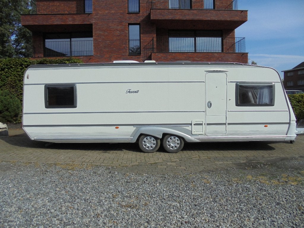 LMC Favorit CR25, 3/2007, 7 lits, AIRCO, 1è prop, auvent, LMC et Münsterland, Roue de secours, Particulier, 7 à 8 mètres