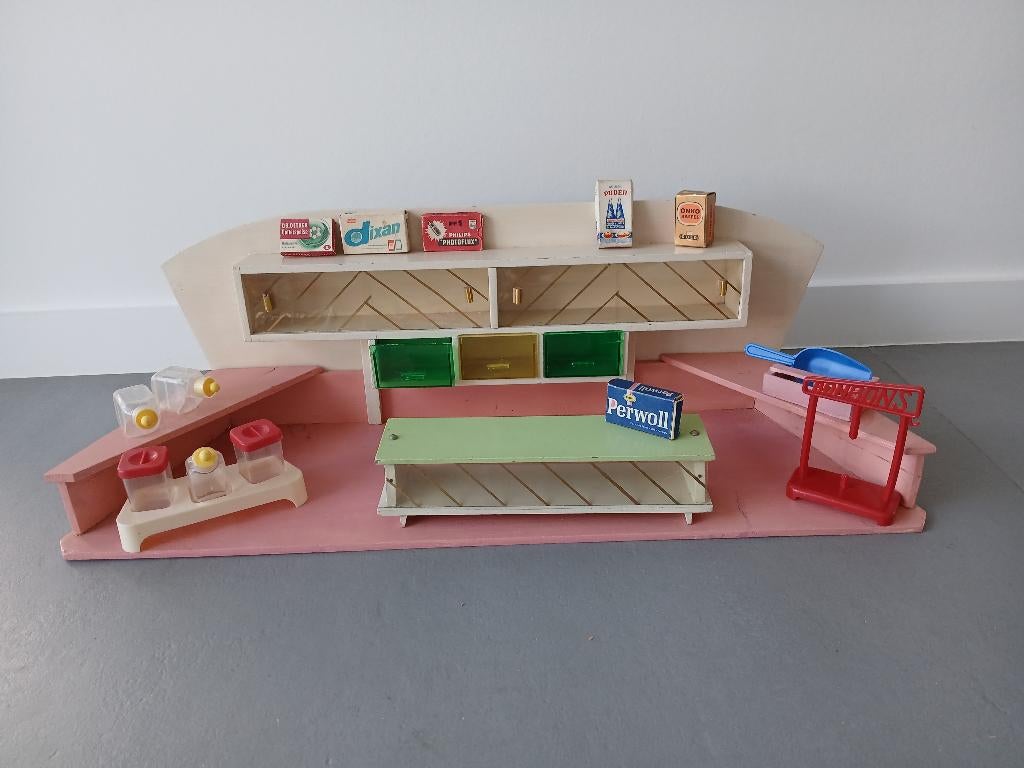 vintage houten winkeltje (jaren 50-60) en toebehoren, Ophalen of Verzenden, Gebruikt, Meubelstuk of Keukentje