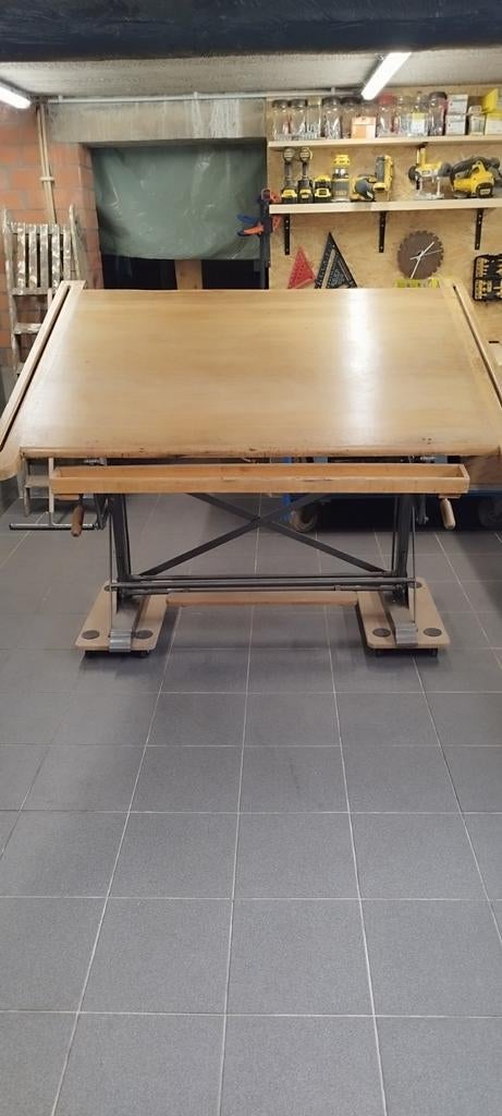 Vintage tekentafel, Ophalen