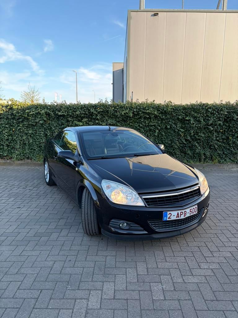 Opel Astra H TwinTop 2007, Voorwielaandrijving, 4 zetels, 4 cilinders, Cabriolet