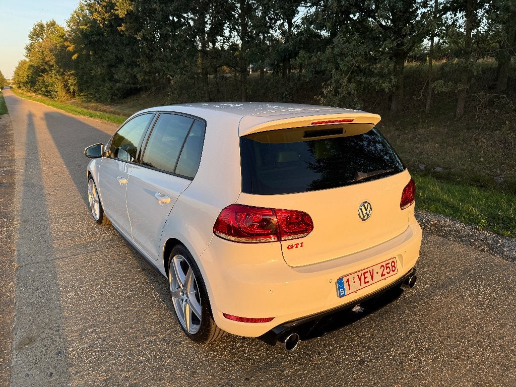 Volkswagen Golf 6 GTI DSG / DCC /Keyless / Dynaudio, Euro 5, Carnet d'entretien, Noir, 5 portes