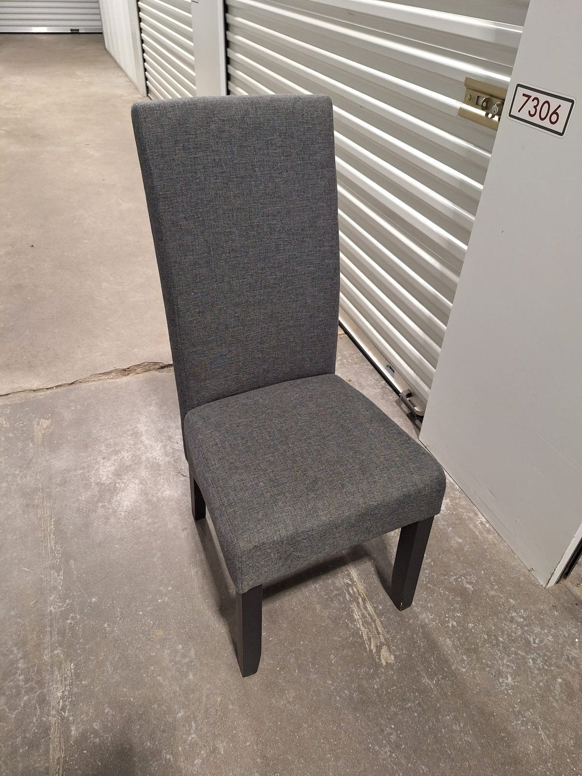 4 stoelen woonkamer, Ophalen, Zo goed als nieuw, Modern, Stof