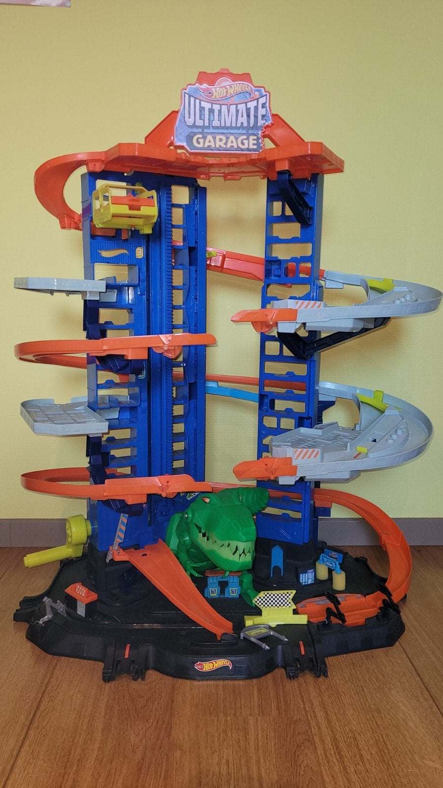 Hot Wheels City Ultimate Garage met T-Rex, Kinderen en Baby's, Ophalen, Hot Wheels, Handmatig, Racebaan