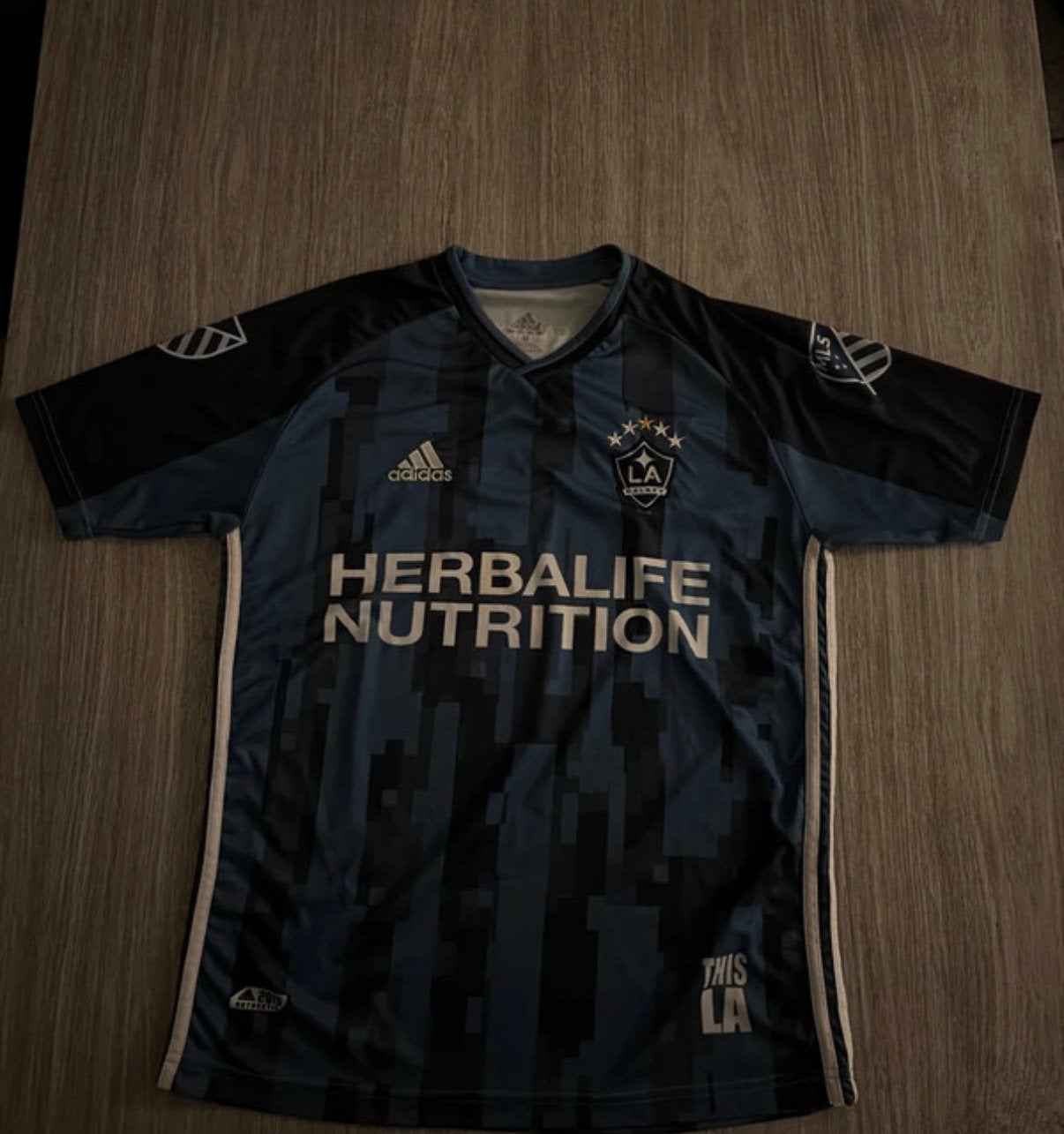 Maillot LA Adidas floqué Ibrahimovič, Taille M, Enlèvement ou Envoi, Comme neuf, Maillot