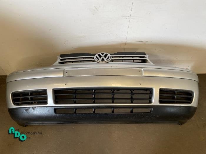 Voorbumper van een Volkswagen Golf (Golf 91-) (LA7W), Gebruikt, -, Volkswagen, -