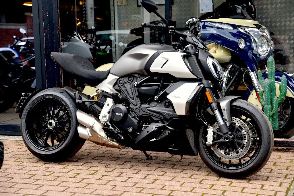 DUCATI DIAVEL 1260 ***MOTOVERTE.BE***, Motoren, Motoren | Ducati, Bedrijf, Overig, 2 cilinders, Occasion, Ophalen