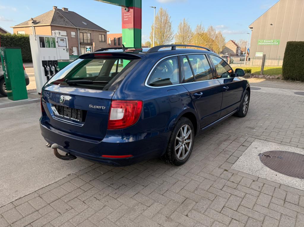 Skoda Superb, Autos, Skoda, Particulier, Superb, ABS, Airbags, Air conditionné, Alarme, Bluetooth, Ordinateur de bord, Verrouillage central