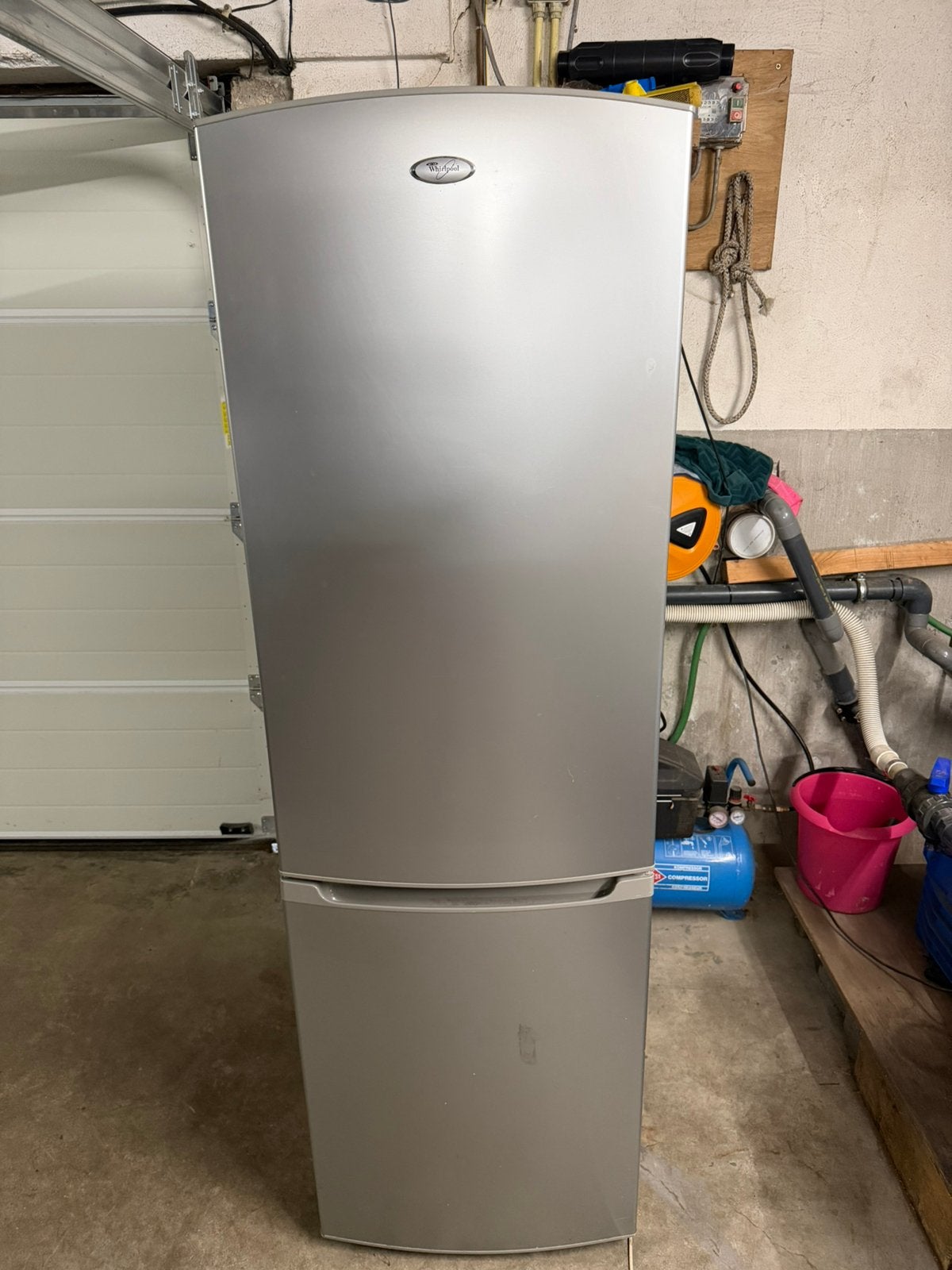 Koelvriescombinatie whirlpool A+, Elektronische apparatuur, Ophalen, Gebruikt, 200 liter of meer, Met aparte vriezer