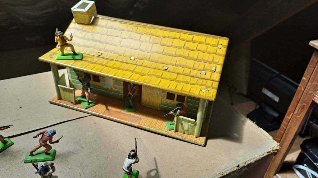 jouet ancien cabane ranch en tole, Antiquités & Art, Antiquités | Jouets, Enlèvement