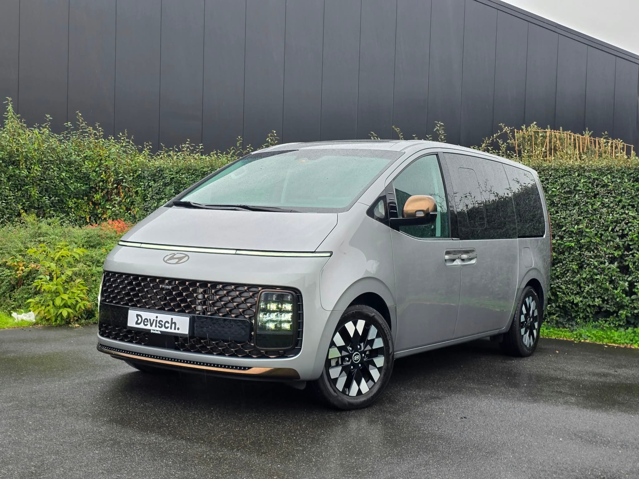 Hyundai STARIA HEV LUXURY 7S LUXURY 7ZITTER (automatique), Autos, Cuir, Achat, 7 places, Carnet d'entretien