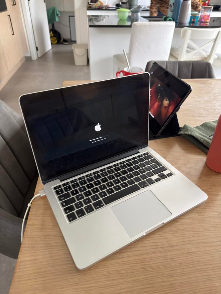 Macbook pro, Computers en Software, Ophalen, 8 GB, 13 inch, Zo goed als nieuw