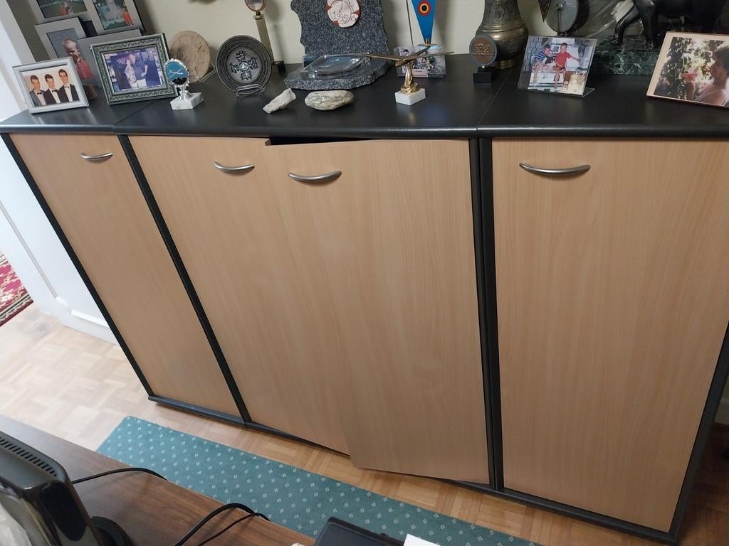 Te koop bureau. Ophalen in Izegem., Ophalen