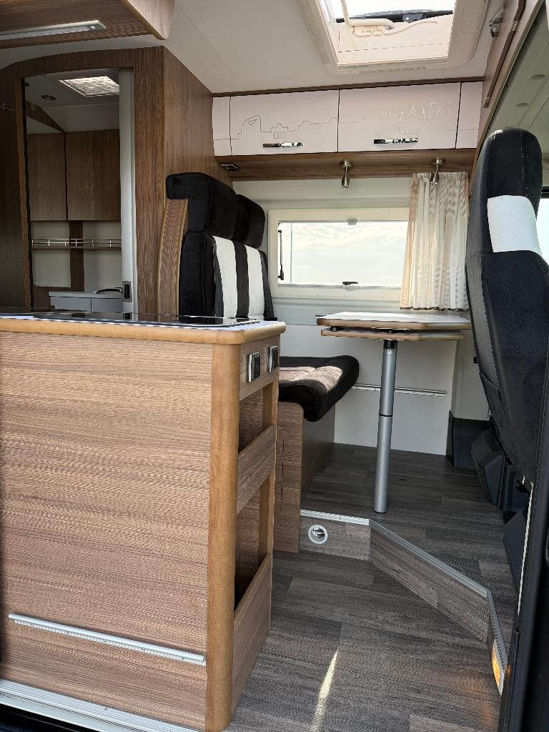 Bravia Mobil Swan 636 | Airco | Lits jumeaux, Caravanes & Camping, Camping-cars, Autres marques, 6 à 7 mètres, Réservoir d'eau usée