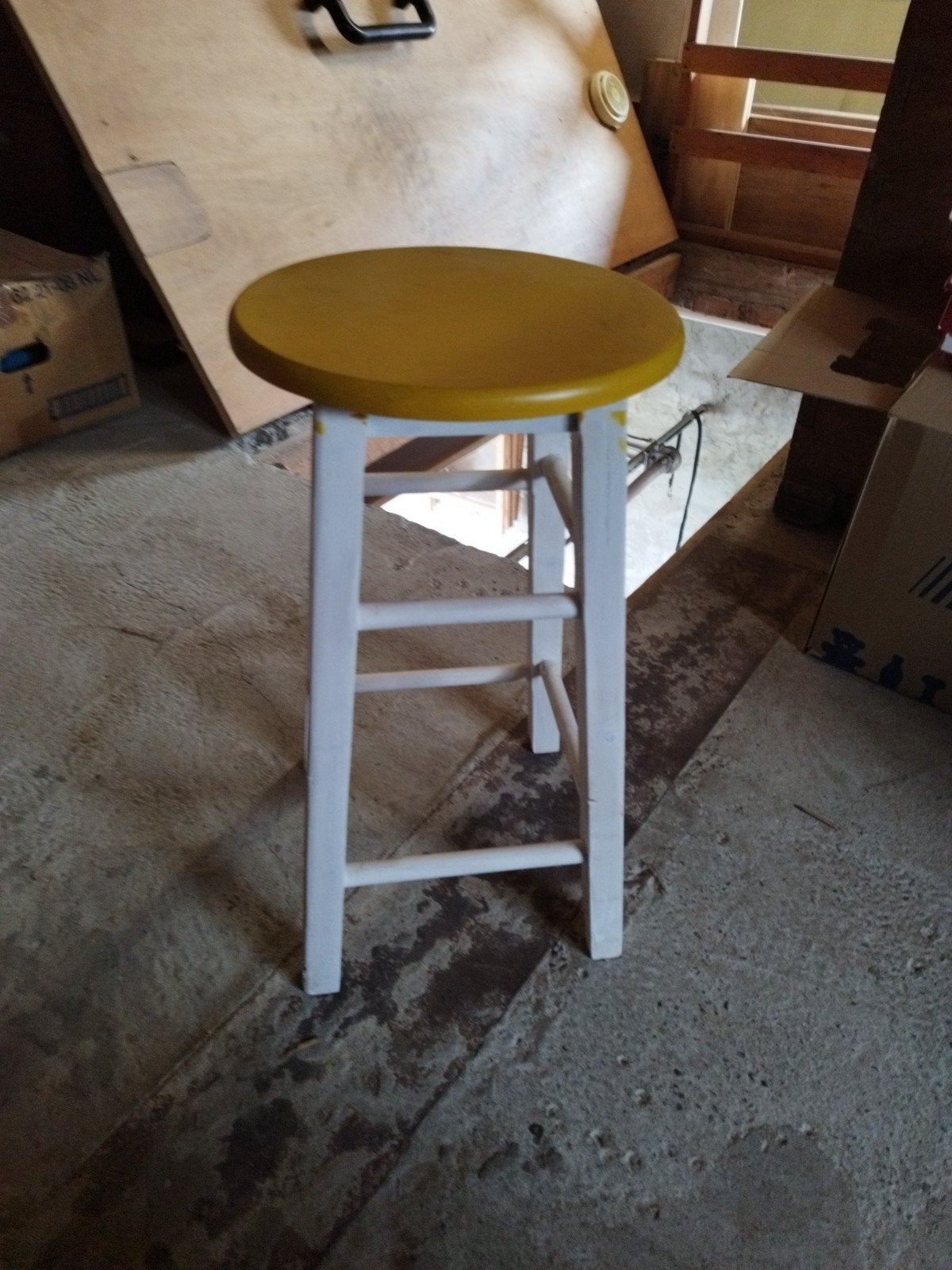 Houten krukje, Ophalen