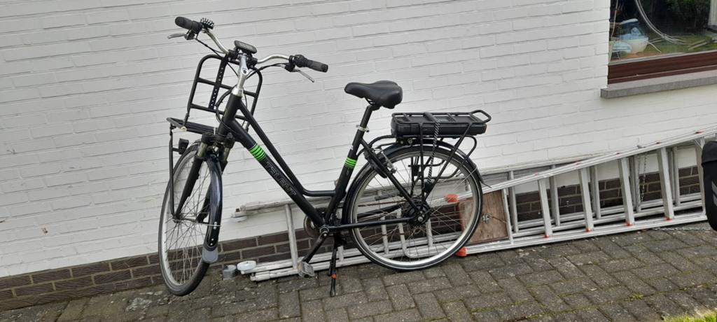 Elektrische fiets, Fietsen en Brommers, Ophalen, Gebruikt, 30 tot 50 km per accu, Overige merken