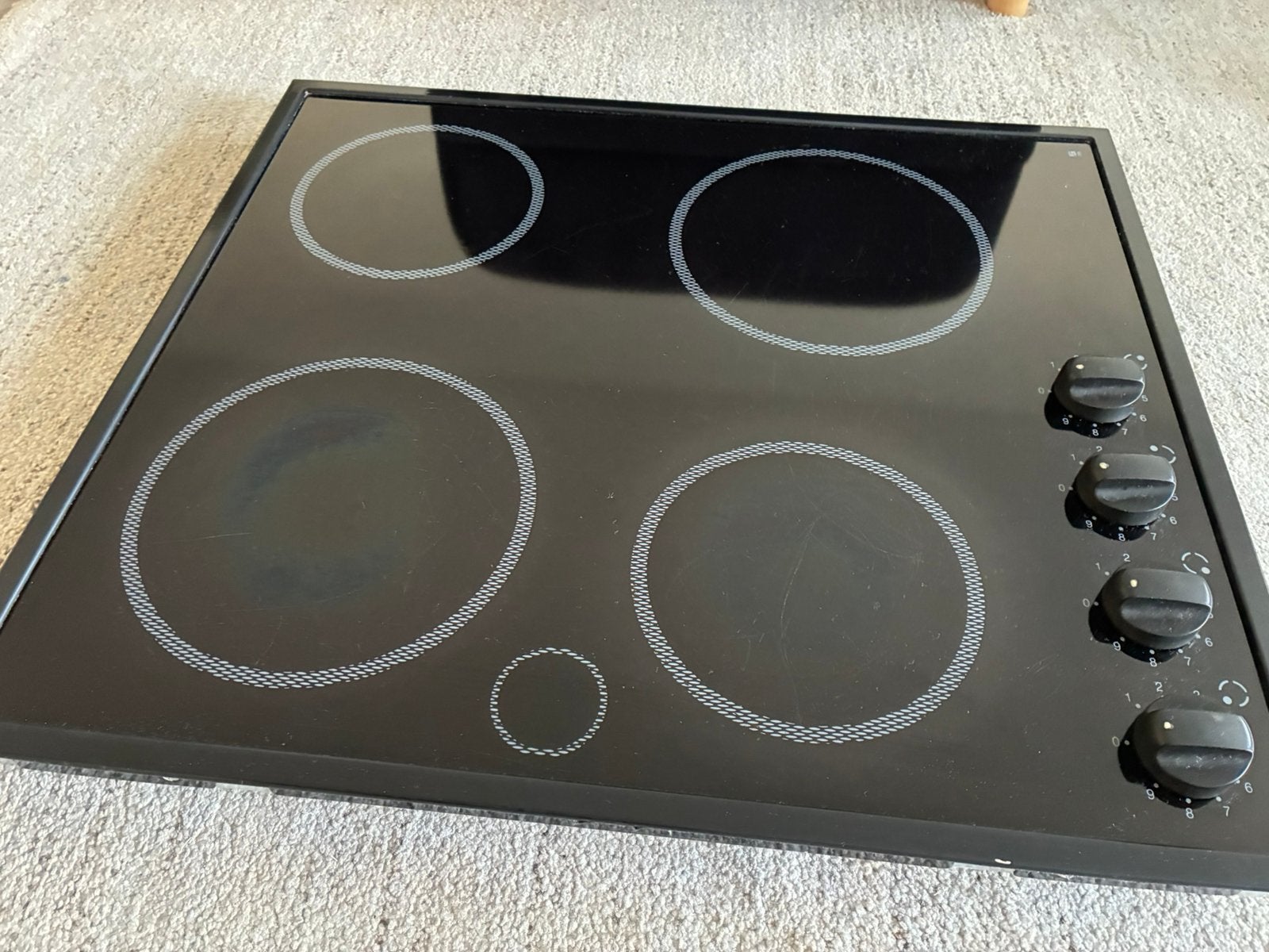 Taque électrique, 4 zones de cuisson, Enlèvement, Utilisé, À Poser