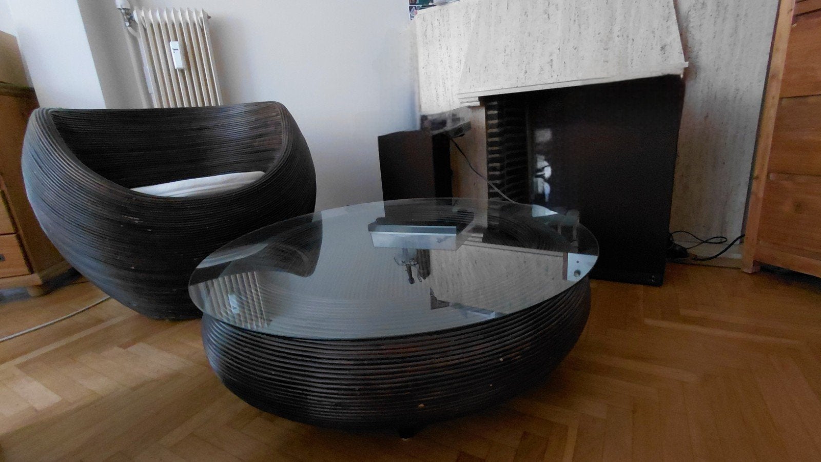 Donkerbruine salontafel en fauteuil van bamboe, Ophalen, Overige materialen, Rond, 50 tot 100 cm