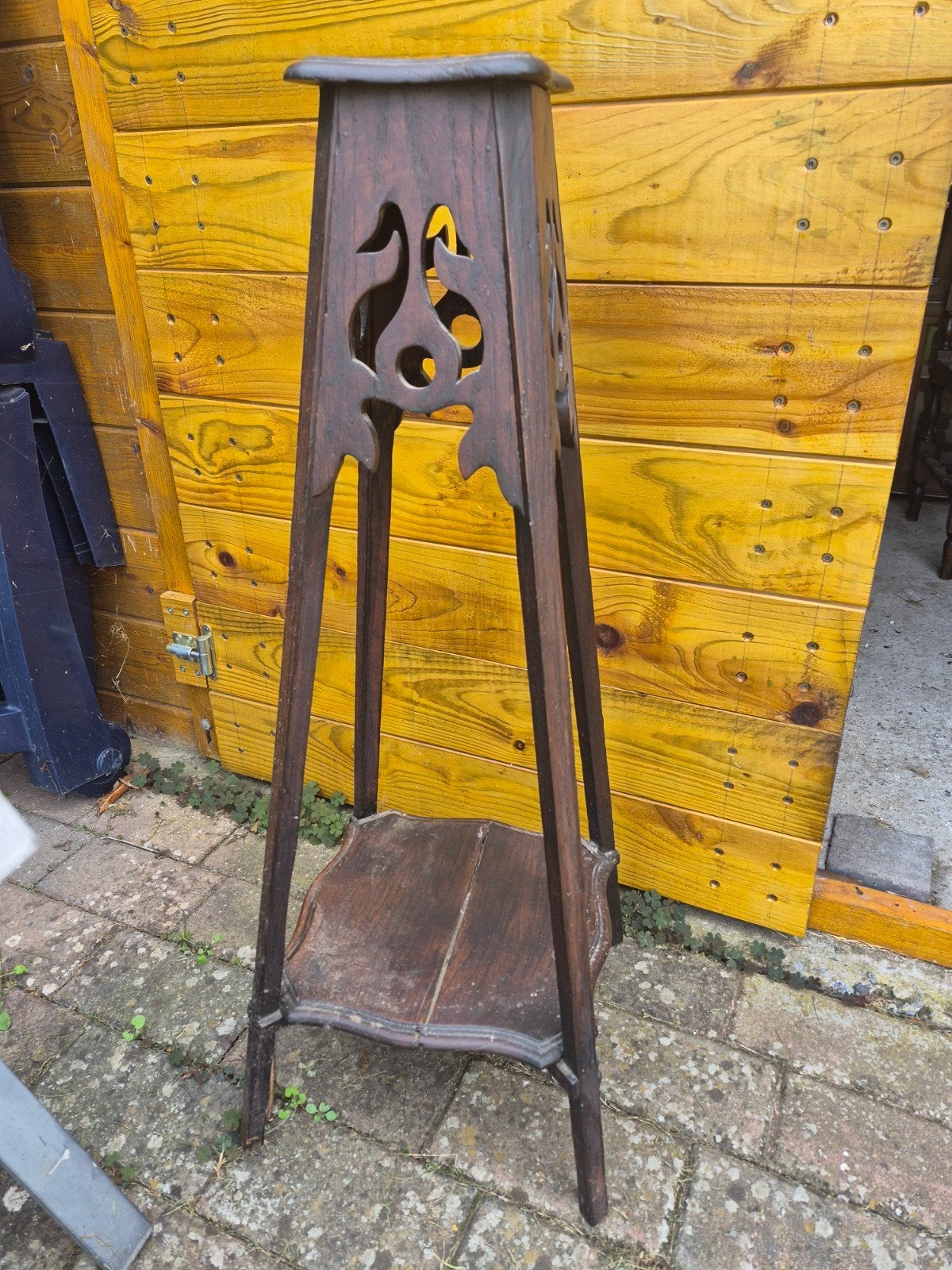 sellette/porte plantes en bois foncé, Enlèvement