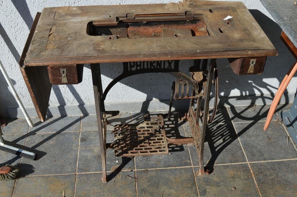 Pieds en fonte machine à coudre, Enlèvement