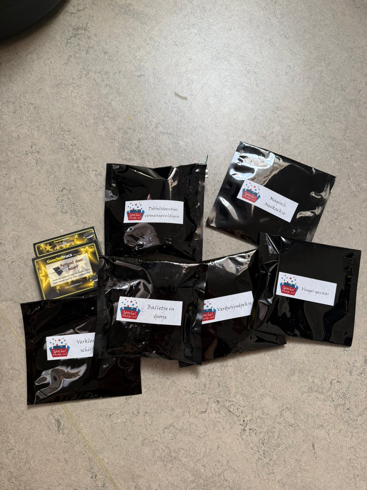 Diverse goocheltrucs, Ophalen, Zo goed als nieuw
