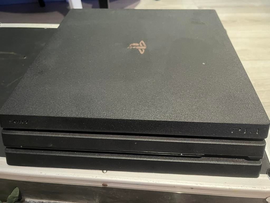 Playstation 4, 1 game + 2 bakjes gratis!, Games en Spelcomputers, Ophalen, Met 2 controllers, Original, 500 GB