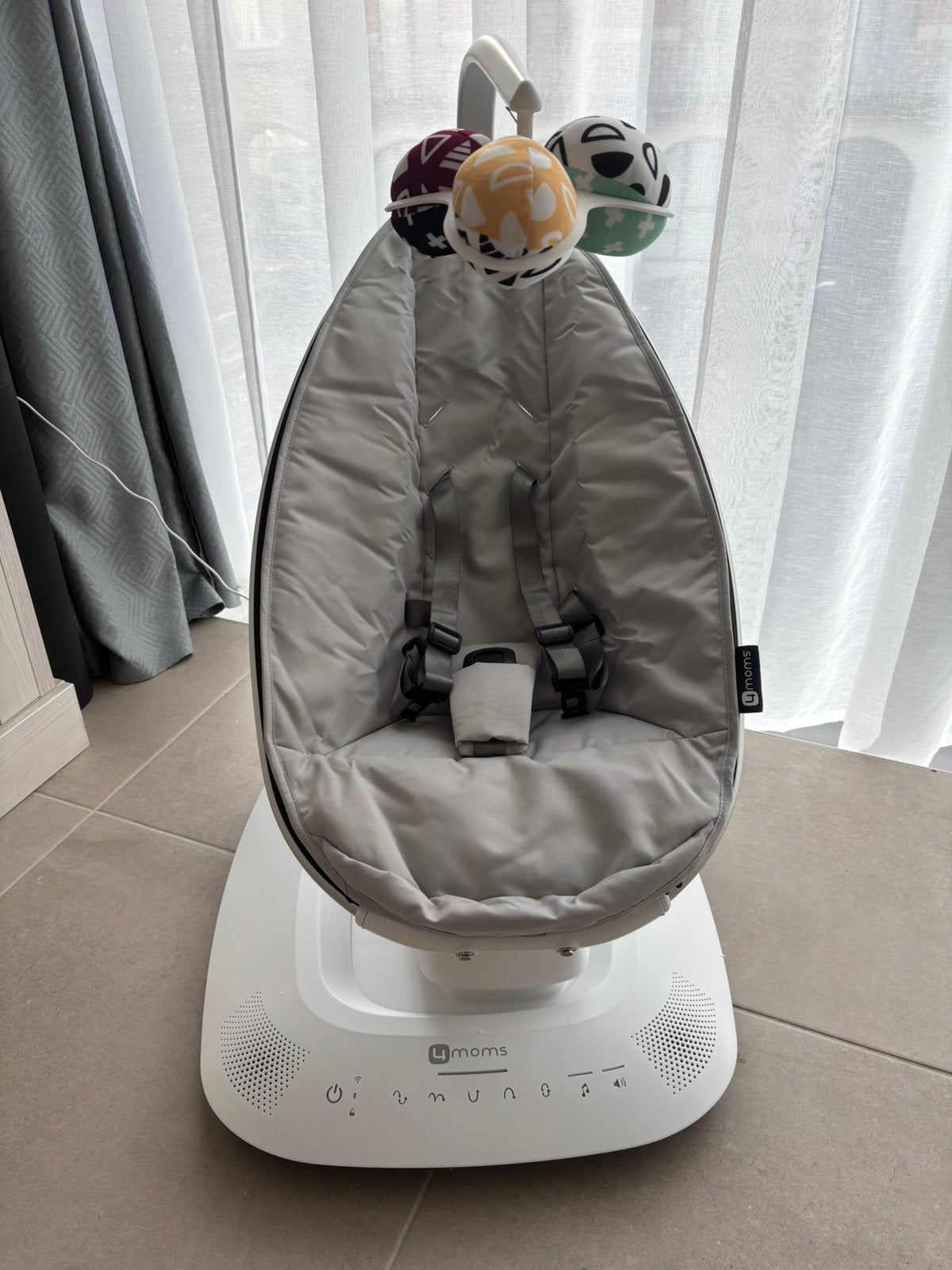 4moms mamaRoo – balancelle électrique bébé, Enfants & Bébés, Enlèvement, Comme neuf