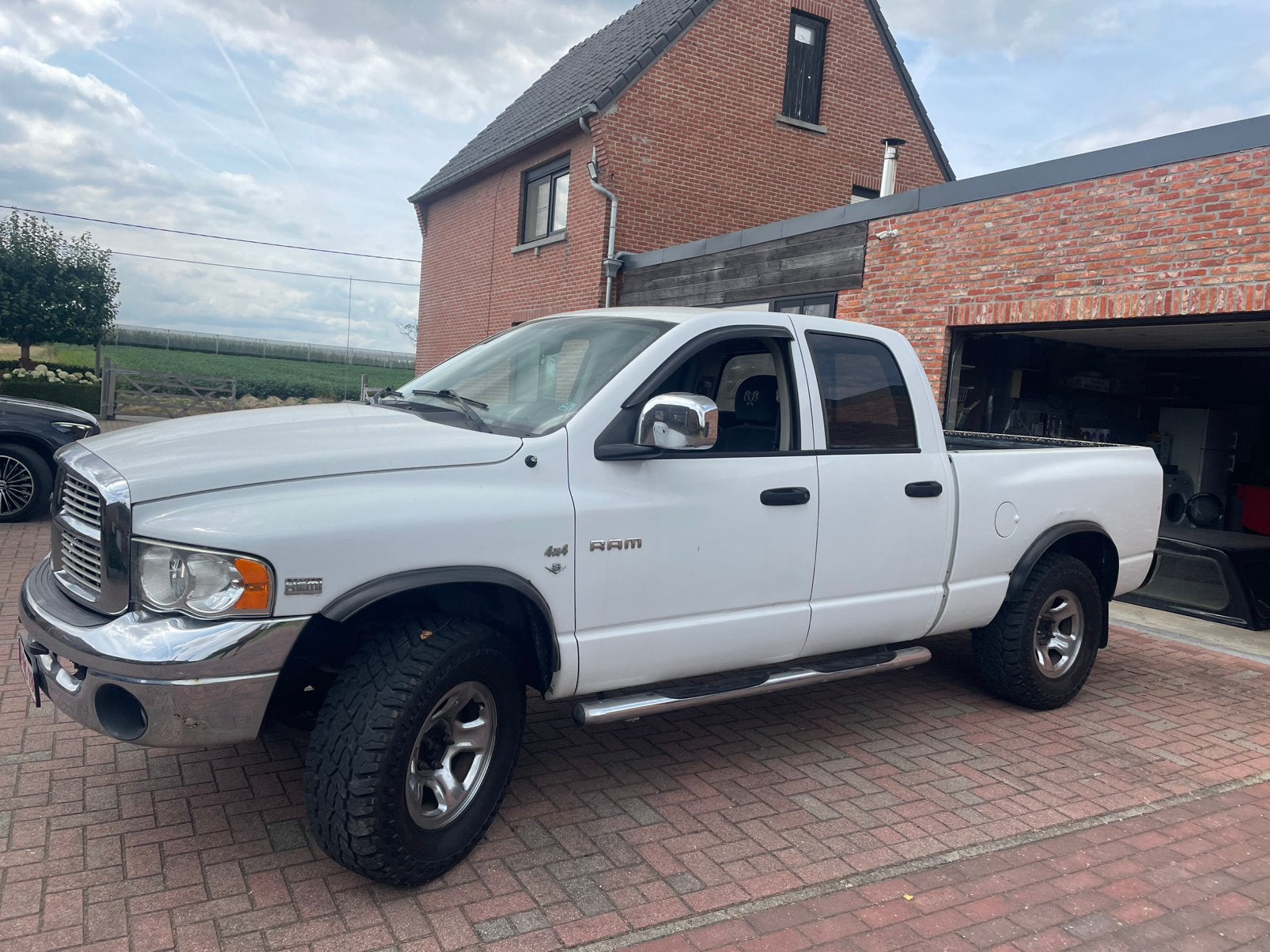 Dodge Ram Magnum 4x4 utilitaire léger 6 places, Autos, Achat, Entretenue par le concessionnaire, 5700 cm³, Automatique