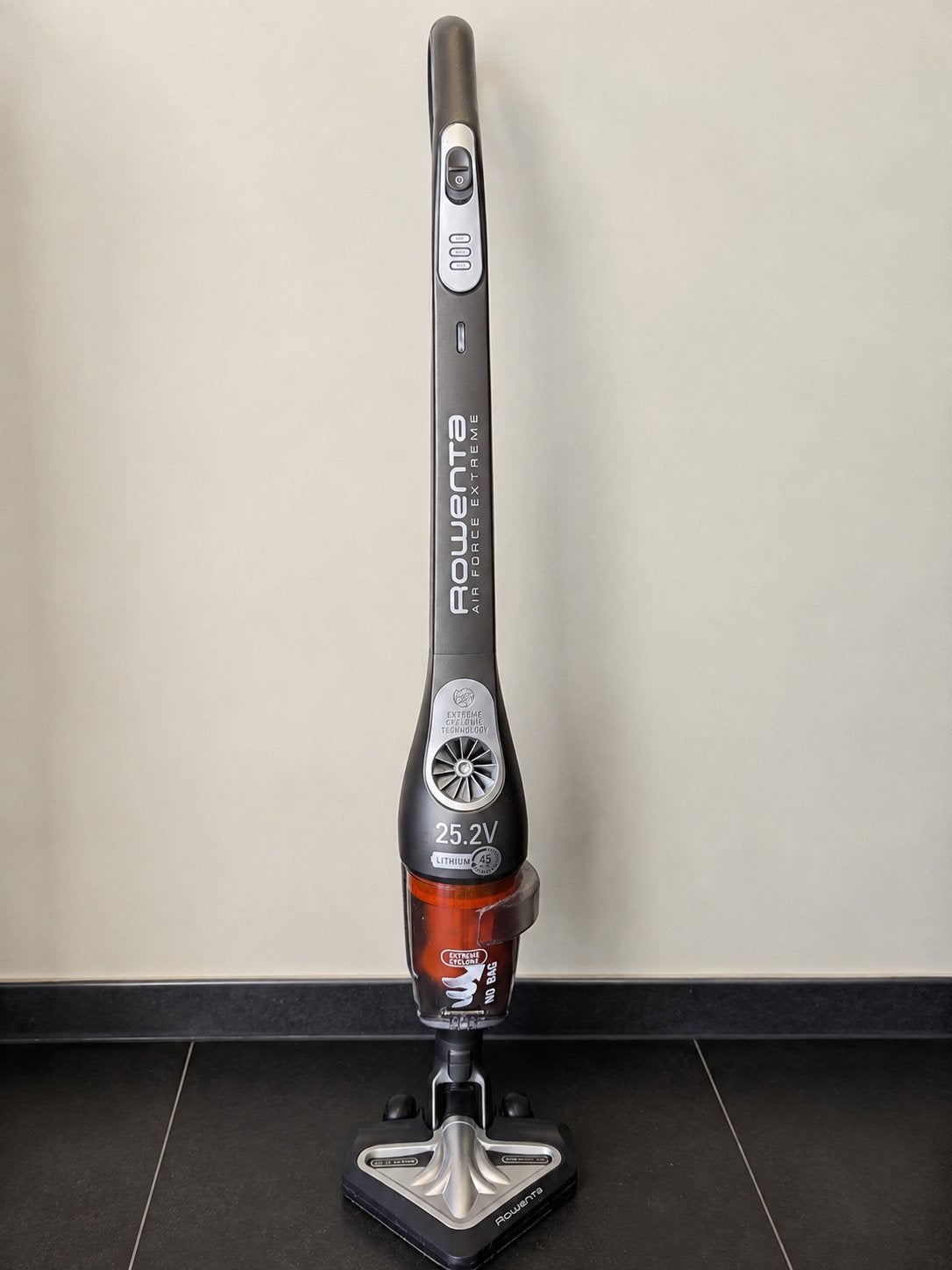 Rowenta Air Force Extreme 25.2V, Gebruikt, Reservoir, Steelstofzuiger, Ophalen