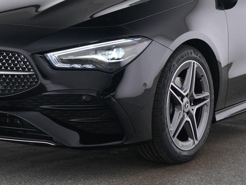 Mercedes-Benz CLA-Klasse 180 Shooting Brake AMG Line | Smart, Auto's, CLA, Stof, Gebruikt, Zwart