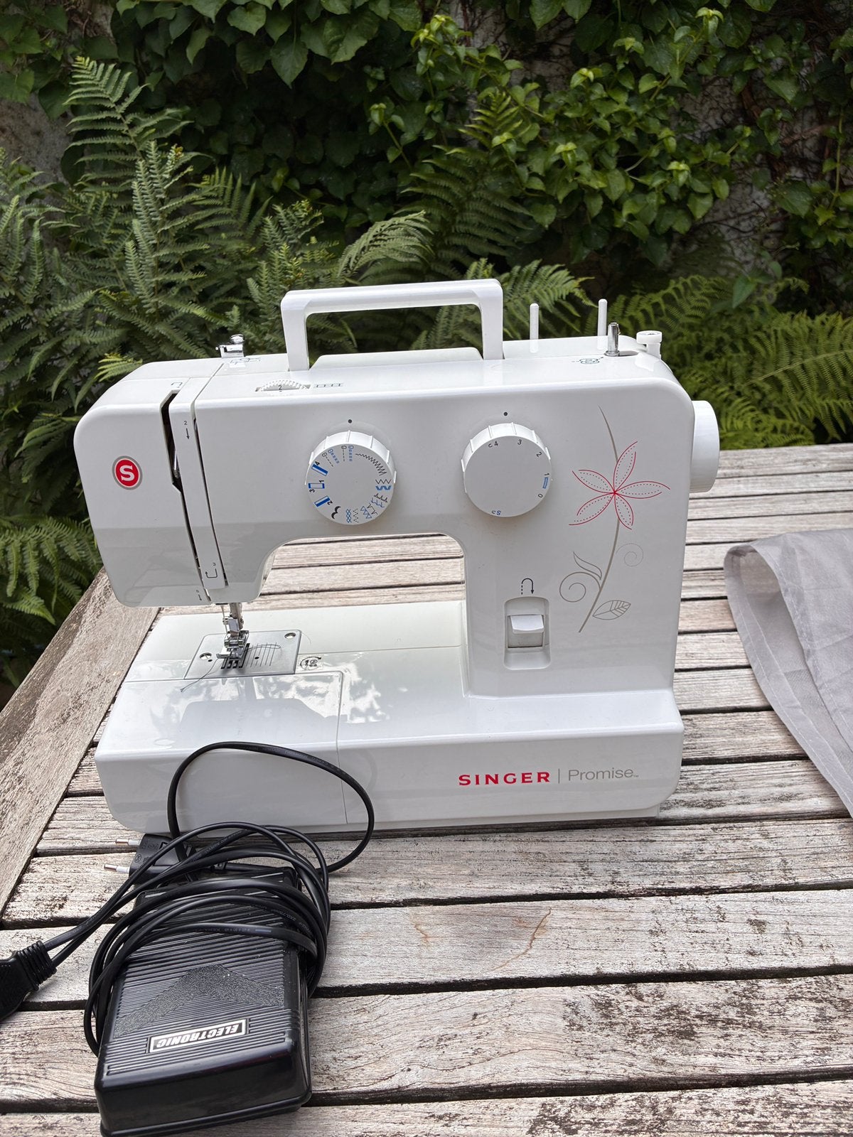 Naaimachine Singer, Ophalen, Zo goed als nieuw, Naaimachine, Singer