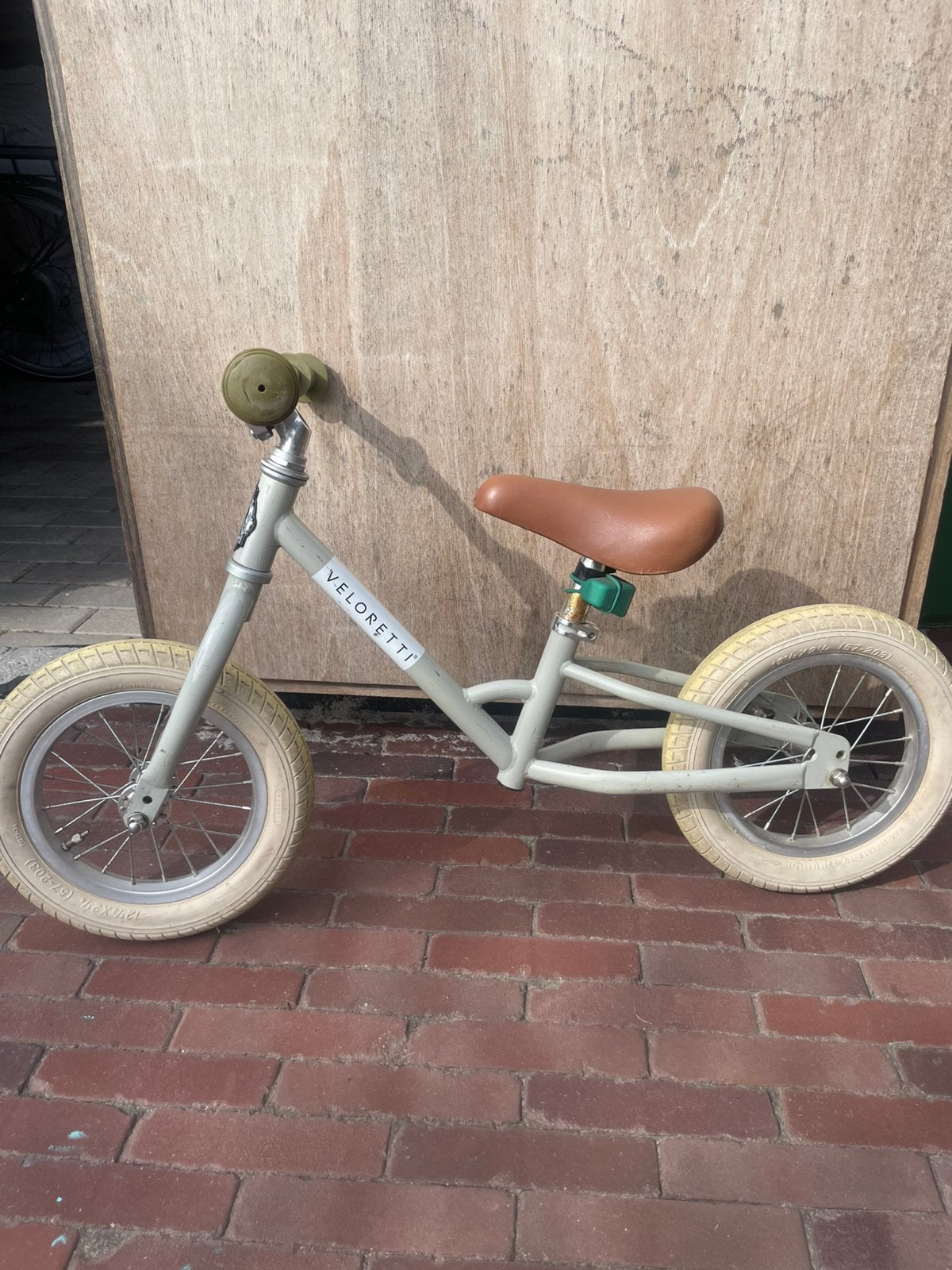 Veloretti Trybike, Enlèvement, Utilisé, Moins de 16 pouces, Stabilisateurs