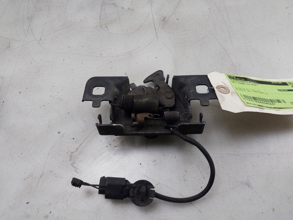 SERRURE CAPOT Opel Vivaro (|93458931|93451694|), Dhr. J. Ham, Administratie@autoham.nl, Opel, Utilisé