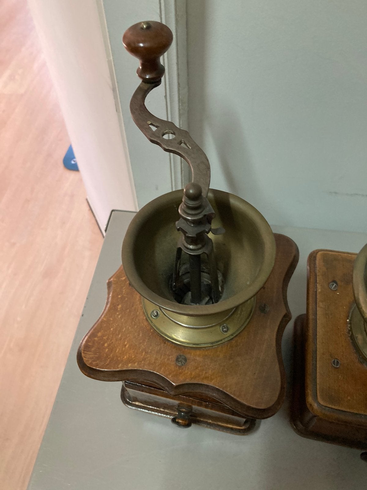 Koffie molen, Enlèvement
