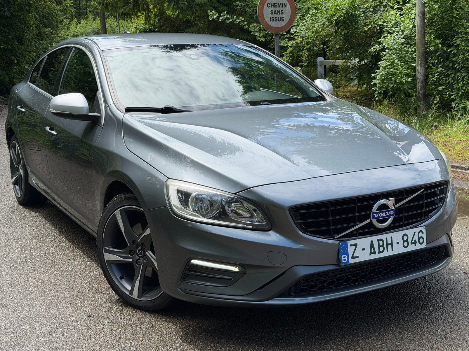 Volvo S60 2.0 D2 Kinetic R-Design, Autos, Achat, Euro 6, Boîte manuelle, S60