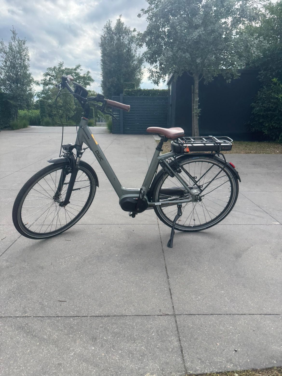VÉLO ÉLECTRIQUE QWIC À MOTEUR CENTRAL, Vélos & Vélomoteurs, Enlèvement, Comme neuf, Qwic