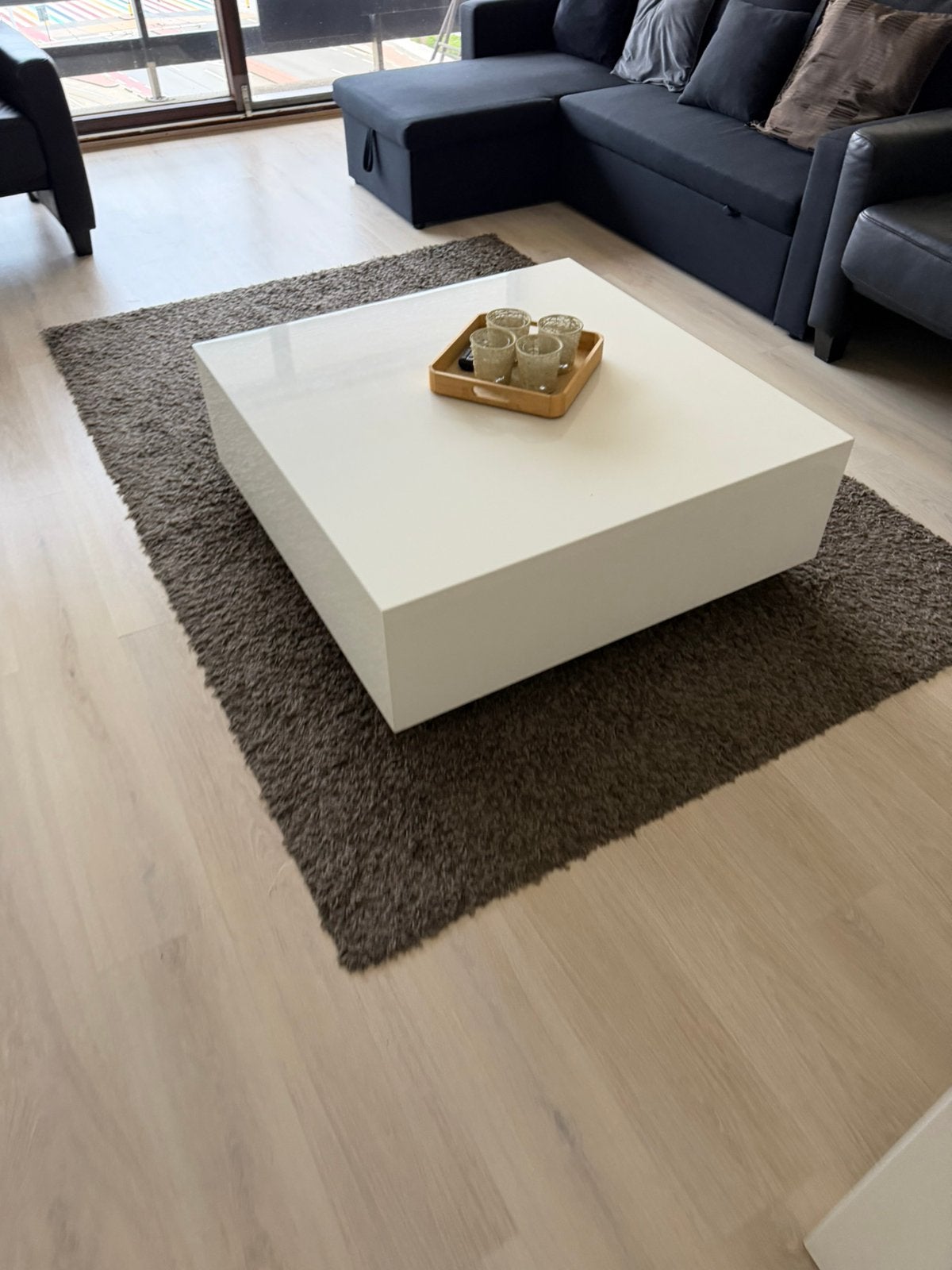 Witte glanzende vierkante salontafel, Ophalen, Vierkant, Zo goed als nieuw, 5 – 50