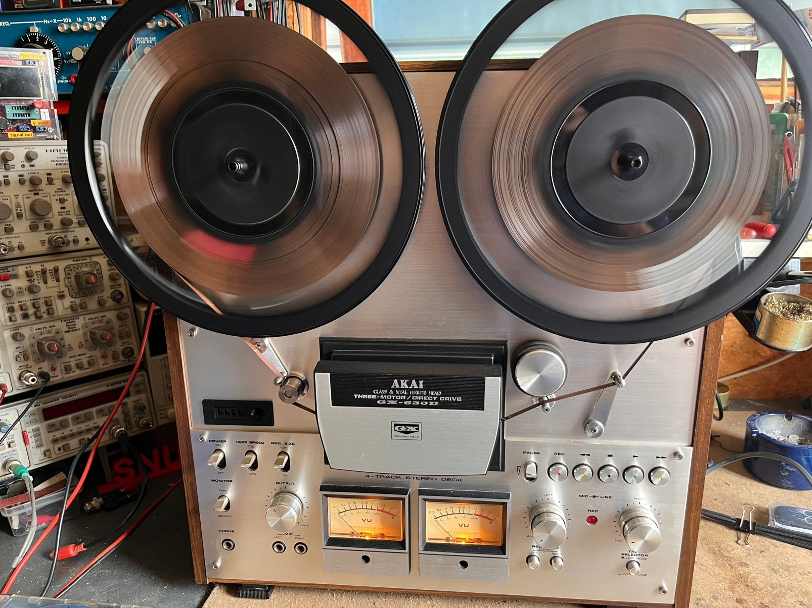 Akai GX630D + télécommande, TV, Hi-fi & Vidéo, Enregistreurs audio, Enlèvement ou Envoi, Magnétophone, Avec bandes