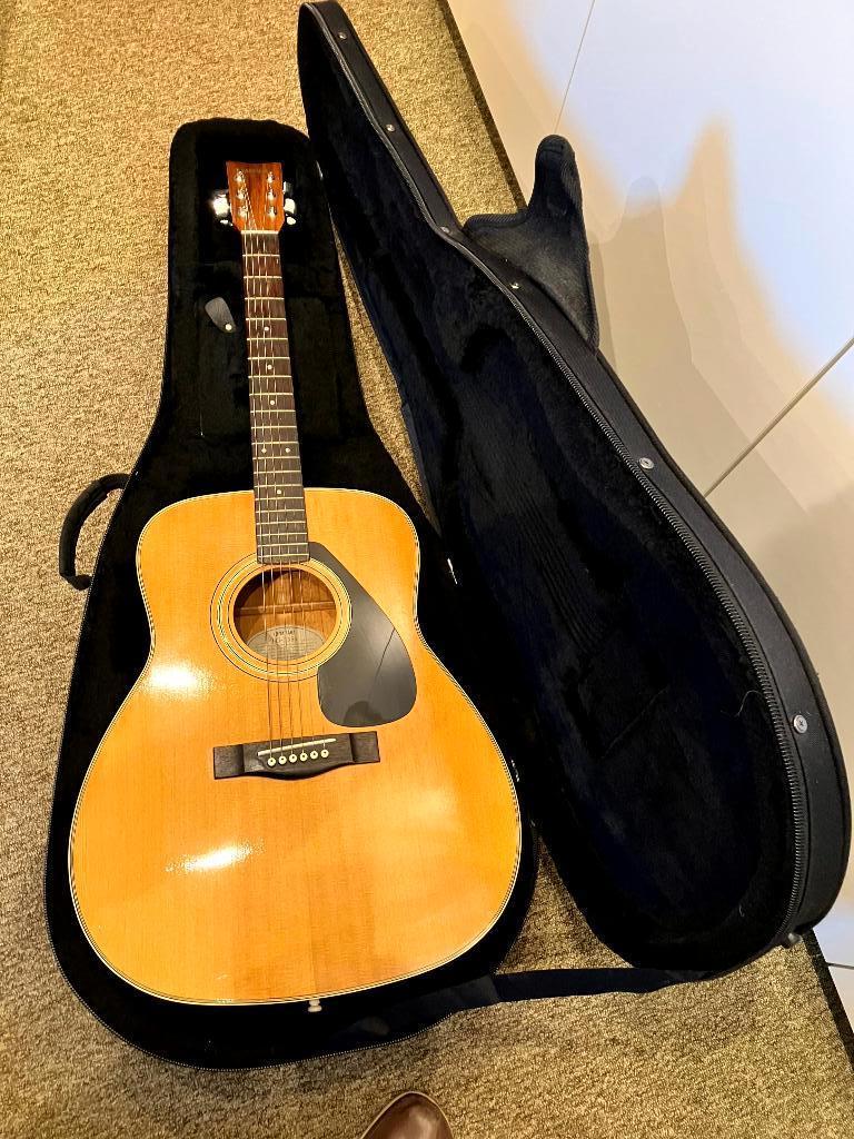 Akoestische gitaar yamaha FG 335 II, Enlèvement, Utilisé, Guitare classique ou espagnole, Avec valise