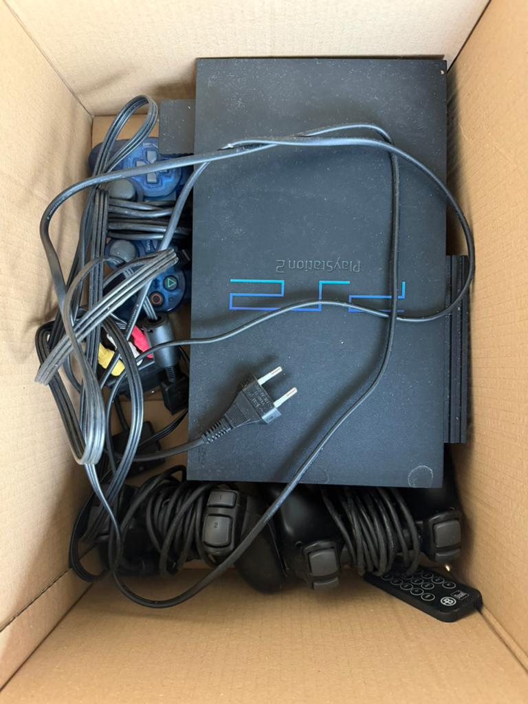 PlayStation2 + 3 consoles (+ gratis spelletjes), Games en Spelcomputers, Zwart, Ophalen of Verzenden, Met 3 controllers of meer