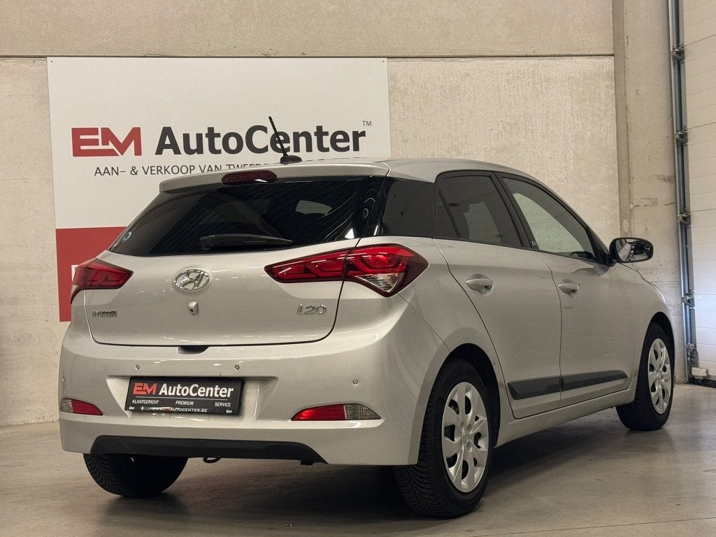 Hyundai i20 1.2i benzine GO! Camera-Airco-LaneA-Cruise-1Ste, Voorwielaandrijving, Dealer onderhouden, Stof, 4 cilinders